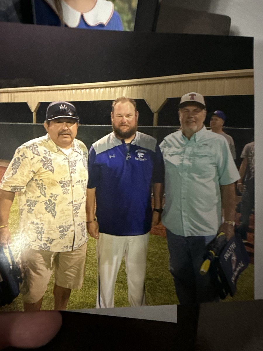 Today was rough 
Both of these men in this photo are the reason why I coach 

Chip passed 4 years ago and today my high school head coach Robert Copley was called home 
Coach was former president <a href="/THSBCA/">THSBCA</a> and hall of famer 

Thanks to these two men and I will miss yall both