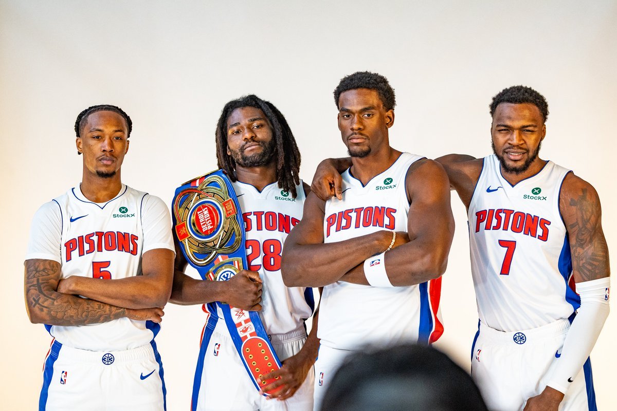 Señoras y Señores, es de mi agrado poder anunciar que mañana a las 21:00hs Argentina, los Detroit Pistons vuelven a dar cátedra del deporte conocido como básquet. 
Será contra los Memphis Grizzlies (que tienen lindo equipo este año). Primer desafío de pretemporada para los pibes.