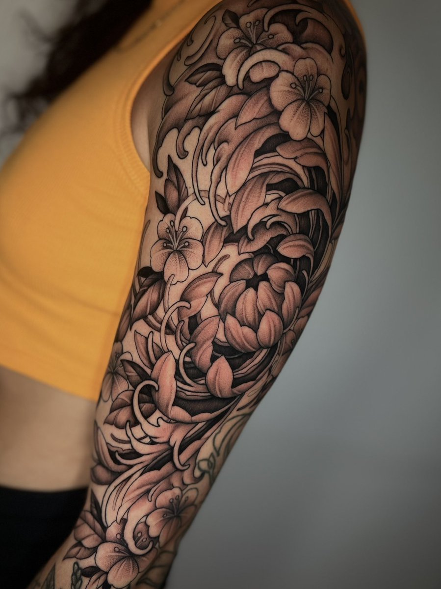 stopdotcom's tweet image. I’m guest spotting in Denver!!! October 27th-30th I’ll be working at Wolf &amp;amp; Goat. I have a few slots left! Shoot me an email if you’re interested: alisakislychtattoos@gmail.com 🖤✨