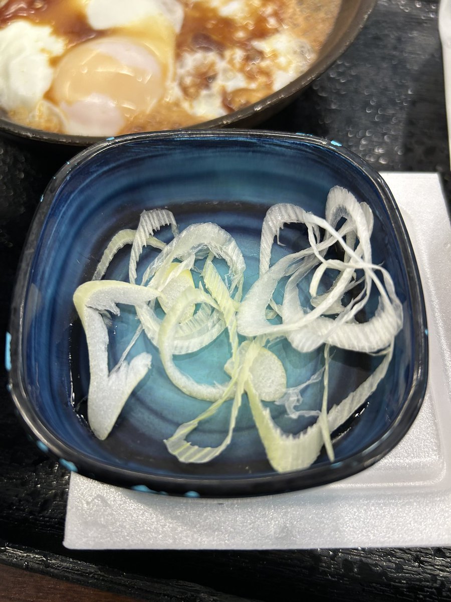 BoriKen5's tweet photo. 吉野家で朝定食　小鉢納豆の��ギが寂しすぎ https://t.co/WsI5vuSQxr