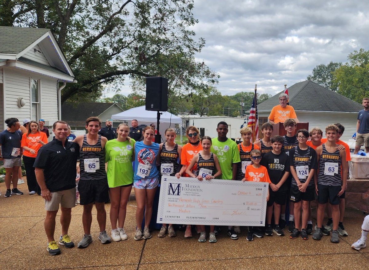 HernandoRunning's tweet photo. Thanks so much to Noah’s Gift for your grant to our team, so we can build a pavilion at our new school to use during practices! https://t.co/evHkL2PYl4