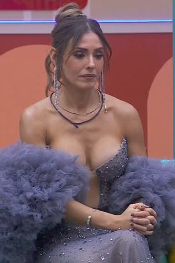 Luua93_'s tweet image. Los vendidos armaron toda una campaña con el color Lila para apoyar a cierta señora neurótica, pero esta peligrosa sin saberlo les dio en la madre con su tendencia. 
No se, presiento cositas. 

MAR YA GANÓ 

HOY VENGO DE LILA 
😂😂

#LaCasaDeLosFamososMx