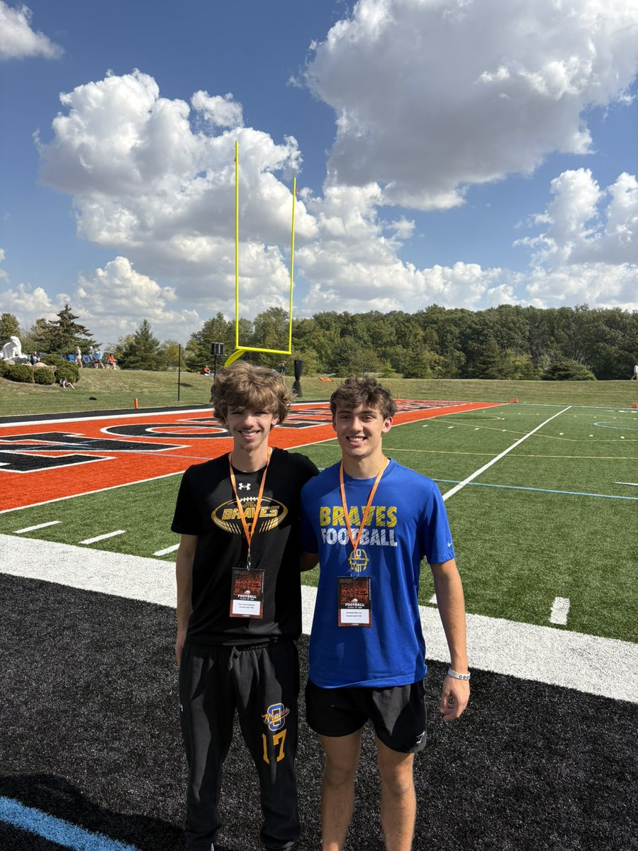 andrew_balas9's tweet image. Thank you to @CoachVThomas for inviting me to @OhioNorthernFB Homecoming game. Had some great talks with @_JackGammon and @Coach_Fries. Can&apos;t wait to be back!!
@Kstaff07 
@j_kelley7 
@OHSBravesFB