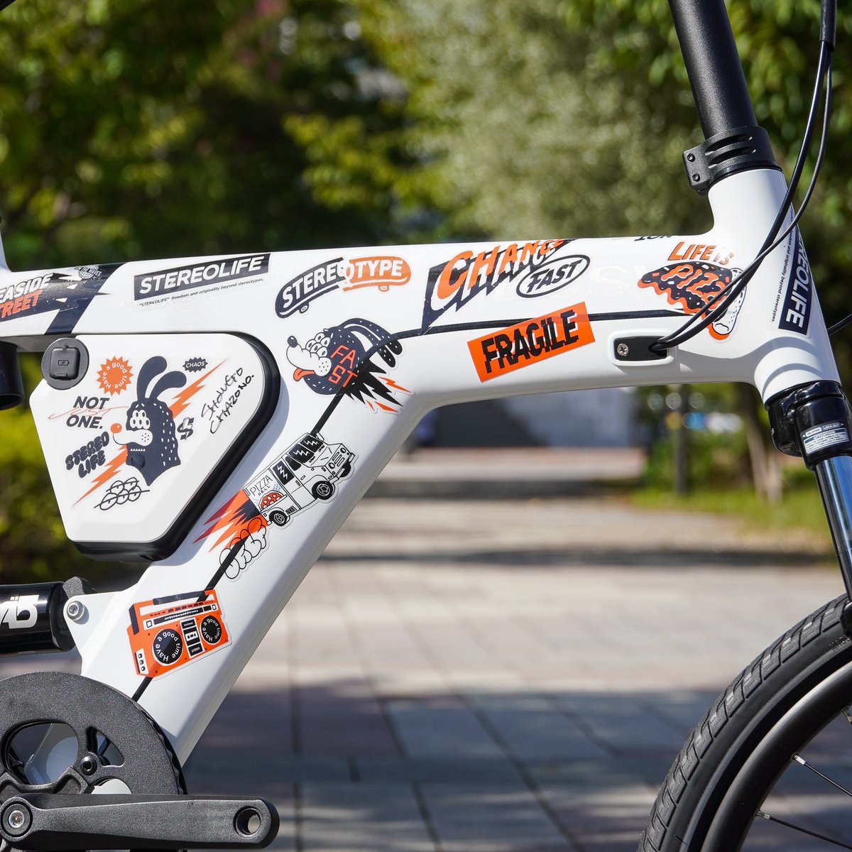 限定モデル⚡️】 湘南在住のアーティスト、#茶薗彰吾 さんによる