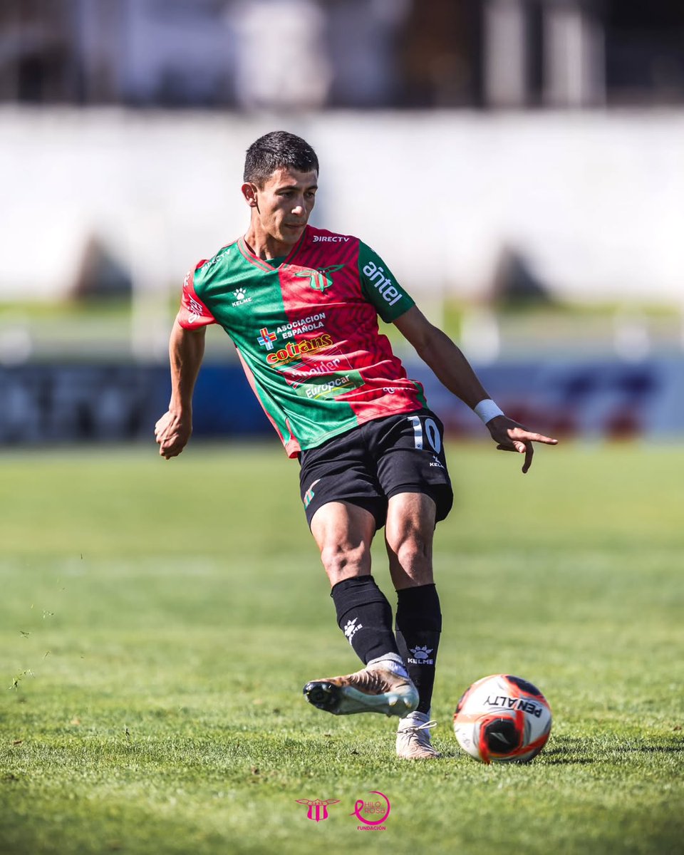 🌟🪄 Agustín Amado [2001] vs Juventud de Las Piedras:

➜ 1° en toques de balón [82].
➜ 1° en pases largos acertados [9/10].
➜ 1° en faltas recibidas [2].
➜ 2° en pases precisos [51].