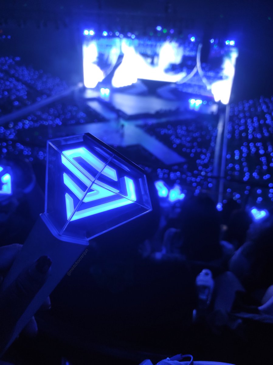 mintchocrenjun's tweet image. the prettiest sapphire blue ocean there is 💙💙💙 mahal na mahal ko kayo, suju at elfs 💙💙💙

@SJofficial @special1004 @AllRiseSilver @donghae861015 @GaemGyu @shfly3424 @ShinsFriends @9ryeong9 @pulpliveworld #SS10inManila #SuperShow10inManila
