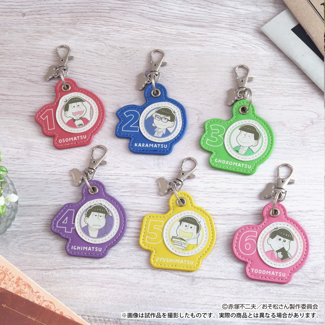 ＼#Space_A_la_mode  新作商品情報！／

『おそ松さん』商品が11/22(土)に発売決定！
読書の秋、芸術の秋、おそ松さんの秋をテーマにした
アパレル・雑貨商品が登場✨
6つ子のお揃い色違い❤️💙💚💜💛🩷
カーディガンもご注目👀✨

▼商品ラインナップはコチラ
x.gd/EgSQu
#おそ松さん