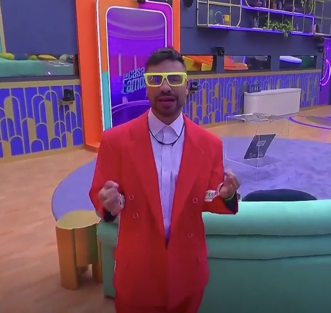 si al inicio de la temporada me hubieras dicho que estaría apoyando a shiky porque se volvió mi fav y encima que lo íbamos a tener en la gran final, no te hubiera creído, shiky fue la gran sorpresa de la temporada 

#LaCasaDeLosFamososMx