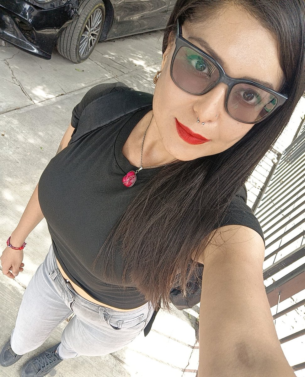 Foto tomada rumbo a ser cogida por los amigos del cornudo🥰¿Que tan rica, puta y cogible me veía?😘
#cumtributeِs #cocktributes #putimuñeca #Putifoto #putinovia #mexicanaputa #BLACKED #mexicanslut #tuputita #laputitadetodos #perrainfiel #caritadeputita #infiel #putitamexicana