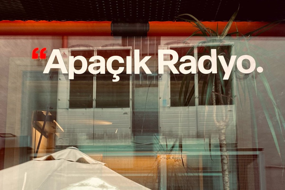 #BazıŞeylerBirTürlüKapanmakBilmiyor 

62. Yayın Dönemi itibarıyla Apaçık Radyo’da kuruluşundan bu yana 1434 programcı tarafından 1307 farklı program yapılmış olacak. Yeni dönemde 195 programcı tarafından hazırlanan 123 program sizlerle buluşacak. Bu dönem aramıza 15 yeni program