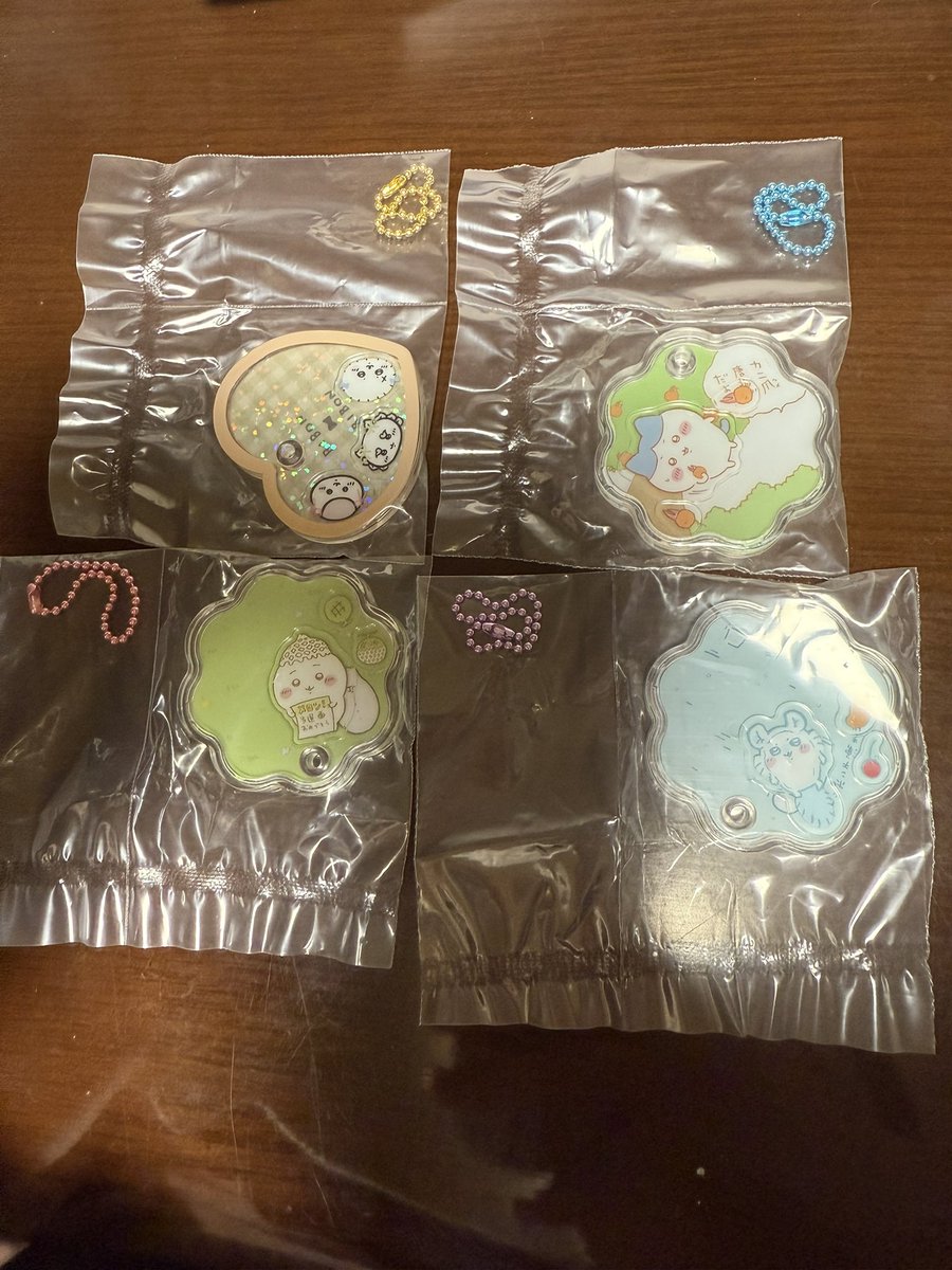 ちいかわ しゃかチャーム交換
求　古本屋 or SPちい・ハチ・ウサ
譲　写真のもの
2:1などでも大丈夫です‼︎
お気軽にお声掛けください🙇‍♀️
※同日普通郵便にて交換可能な方⭐️
#ちいかわ交換 #ちいかわしゃかチャーム