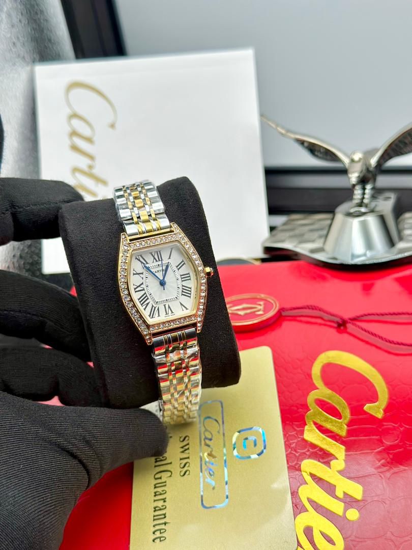 Tifes_watch_Hub's tweet image. Quality ladies wristwatch 🥰🥰

🏷️ 25,000

Comes with box box
📍Lagos
🚚 Nationwide delivery
#iyaloja