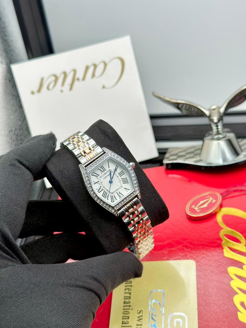 Tifes_watch_Hub's tweet image. Quality ladies wristwatch 🥰🥰

🏷️ 25,000

Comes with box box
📍Lagos
🚚 Nationwide delivery
#iyaloja