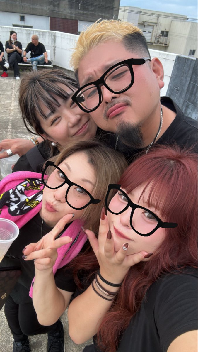 ニッチハウス、シングル優勝ダブルス決1負け(；ω；)最近ずーと打てなくてダーツ怖くなってたけど練習維持で頑張って優勝はすごく嬉しいしダーツ中もずっと泣いてしまったけどみんな応援してくれたしもお楽しかった！！！！！