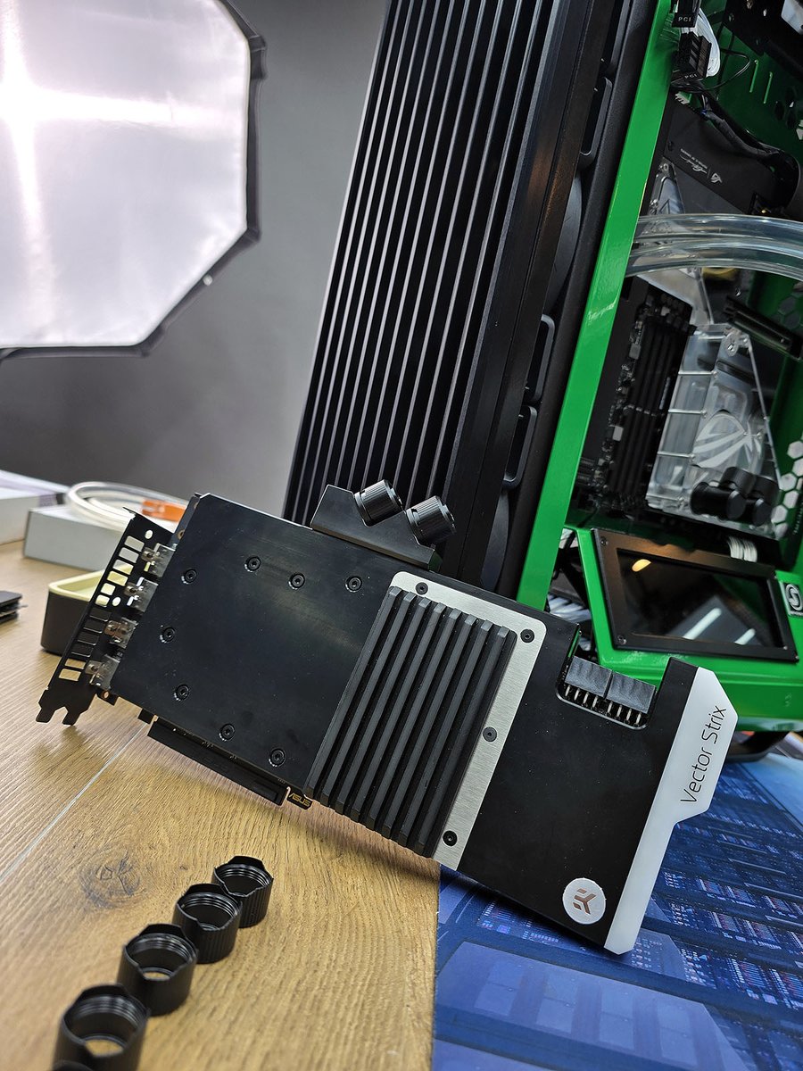 neSSaSSPCmods's tweet image. All the beauty of front mask and following design on the GPU block 😍

youtu.be/C_51unfsfFA

@ASUS @ASUS_ROG @EKbyLMTEK