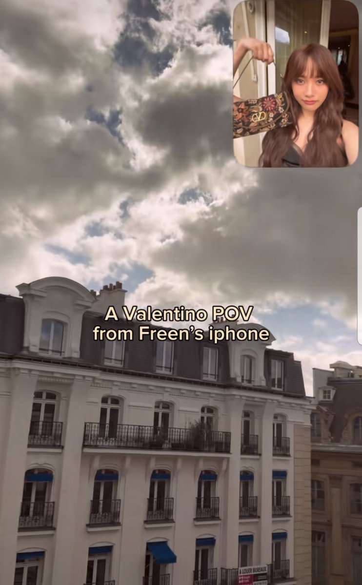 Adobo_Sinigang's tweet photo. Valentino gives the spotlight to their BA Freen Sarocha as she tries out the new #iPhone17ProMax #dualcapture to film the #ValentinoFireflies show at Paris Fashion Week
SAROCHA BA VALENTINO PFW26
#MaisonValentinoSS26xFreen
#ValentinoxFreen
#ValentinoSS26
#ParisFashionWeek https://t.co/VpdWwqFOP4