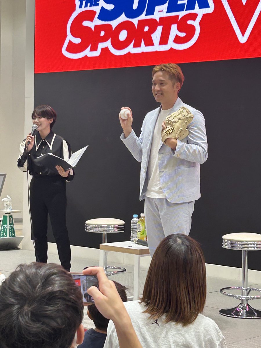週末、東京都と思えない場所に杉谷拳士さんが来たぁ⚾️😄（お隣は黒木元投手の娘さん）　面白い話から幼少期＆高校時代の苦労話まで杉谷さんの人となりを知れ充実した時間でした。イベント後函館にすごい行動力😳　＃杉谷拳士　＃黒木芽依