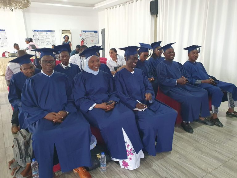 Des épidémiologistes pionniers en santé mentale en Afrique de l'Ouest francophone reviennent sur leur formation et leurs projets.
AFENET, avec le soutien d'<a href="/AfricaCDC/">Africa CDC</a> et de Wellcome, a collaboré avec les Programmes de formation en épidémiologie de terrain (FETP) du Burkina Faso,