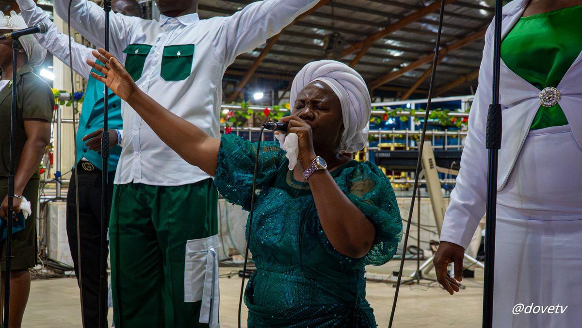 dovetv's tweet photo. There's no one as loving and faithful as our God, The one who made it possible for us to see the first Monday in the month of October. Glory be to His holy name. 

Glorious praise and worship session. 

#DoveTV
#DoveTelevision
#VictoryHour
#GateProtectors
#RCCG
#OHPrimeTV https://t.co/Fo1CdvSLnR
