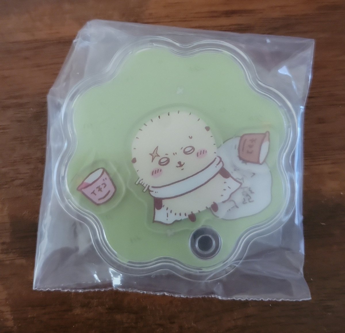 snmns2kp's tweet photo. ちいかわ きゃらシャカ
チャームグミ　キーホルダー 交換希望

【譲】画像1枚目
ラッコ
【求】画像2枚目
くりまんじゅう

郵送での交換
ピンポイントで難しいとは思いますが
お願いいたします。 https://t.co/x6Z7RkSmcF