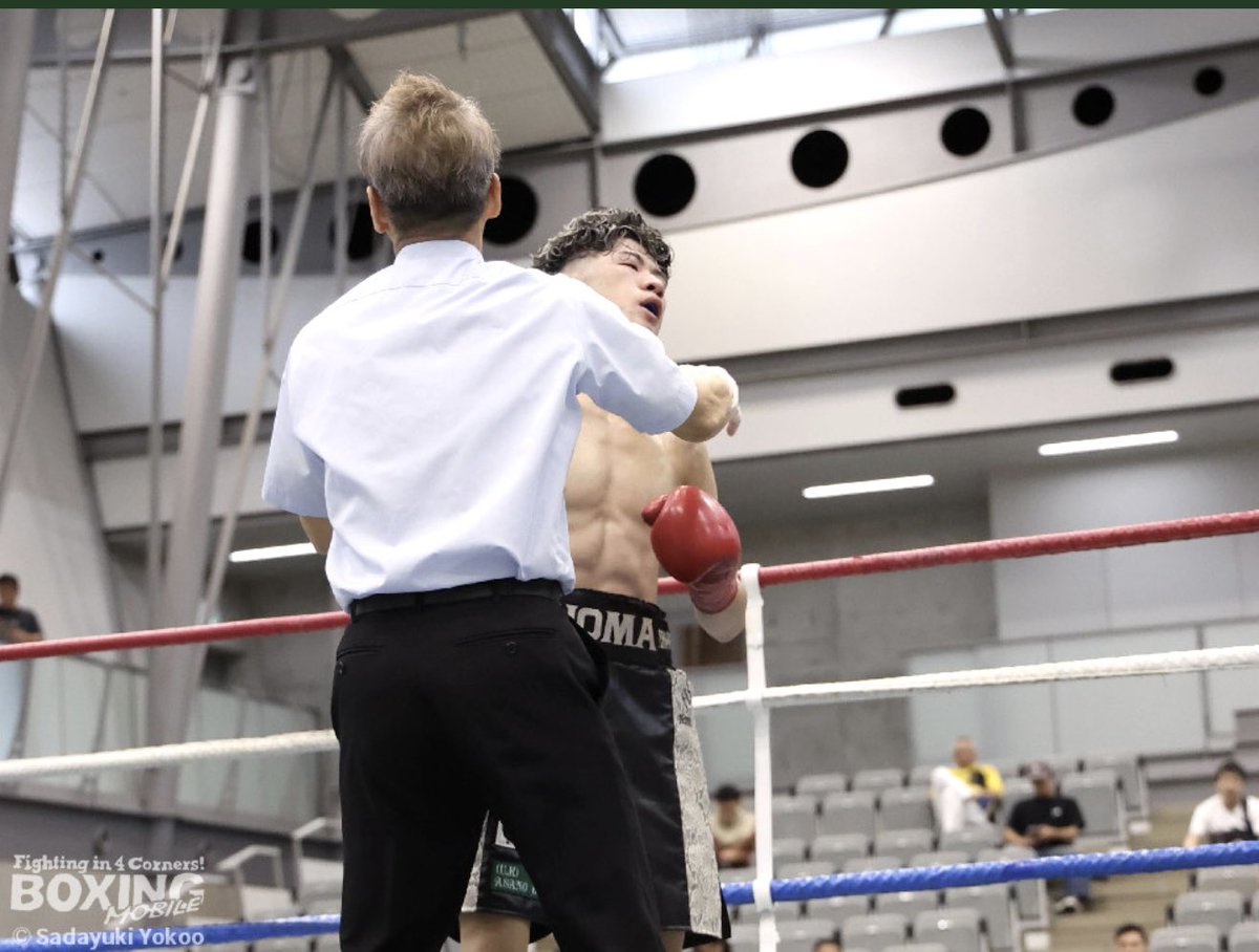 wvm94852's tweet photo. 日本・西部日本新人王対抗
フライ級4回戦
高橋昭麿vs工藤晃大
勝者 工藤晃大
#川上じゅん #boxingmobile
#川上じゅんレフェリー
#boxeo #BOXING #JBC 
#刈谷あいおいホール
2025/10/5 https://t.co/dlWyMpxceg