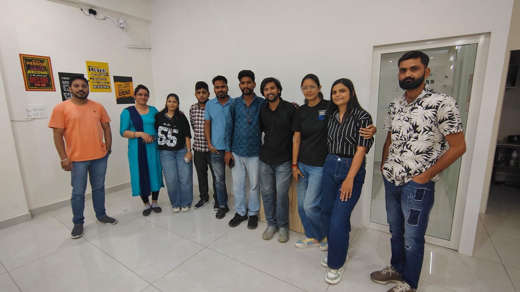 kuchoriyaS5208's tweet image. 🌟 Kudos to the India Team at #Kuchoriya TechSoft! 

Another milestone achieved! 🎯 Your dedication and expertise have led to yet another successful project delivery. Your support in outsourcing and remote engineering continues to empower our clients globally.

#TechExcellence