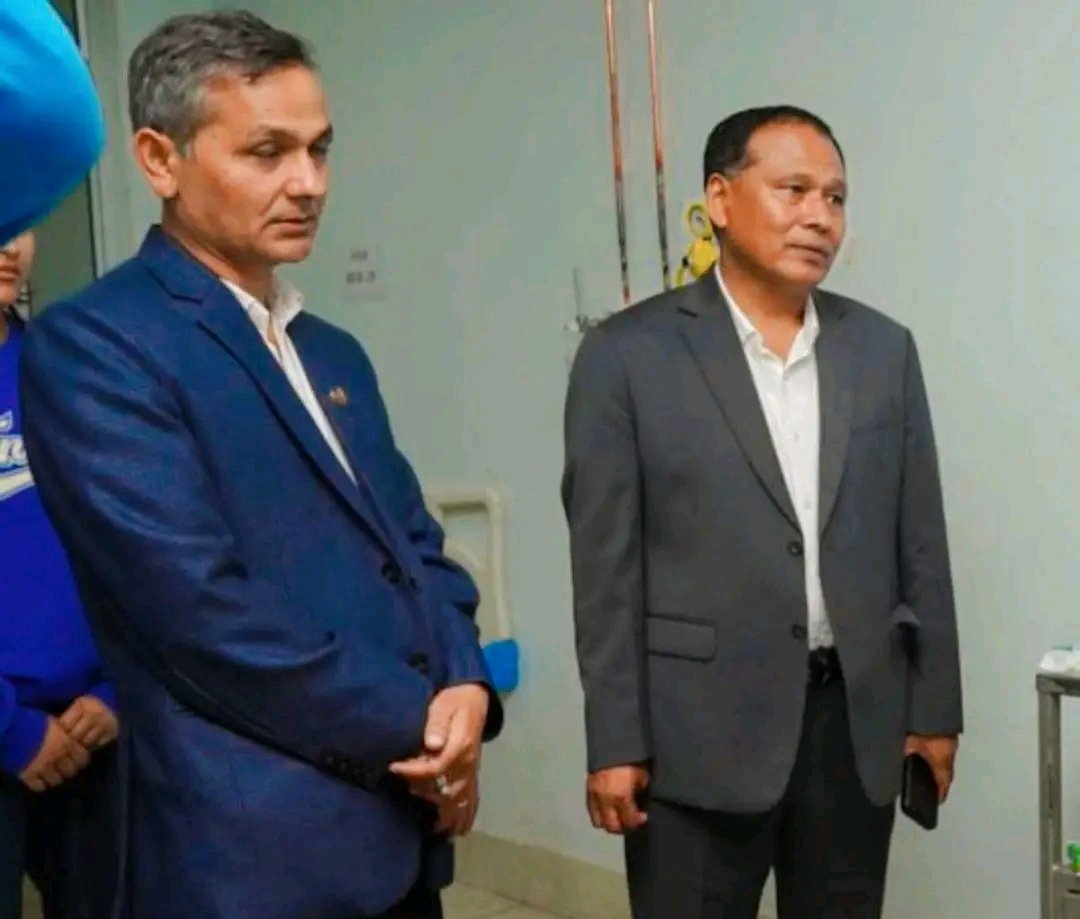 जहाजकाे टिकट नपाएर इलामकाे बाढीपहिरो रमिता हेर्न जान नपाएर अलपत्र परेका भारतीय दुताबासमा कसम खाएर मन्त्री बनेका दुई लफङ्गाहरु