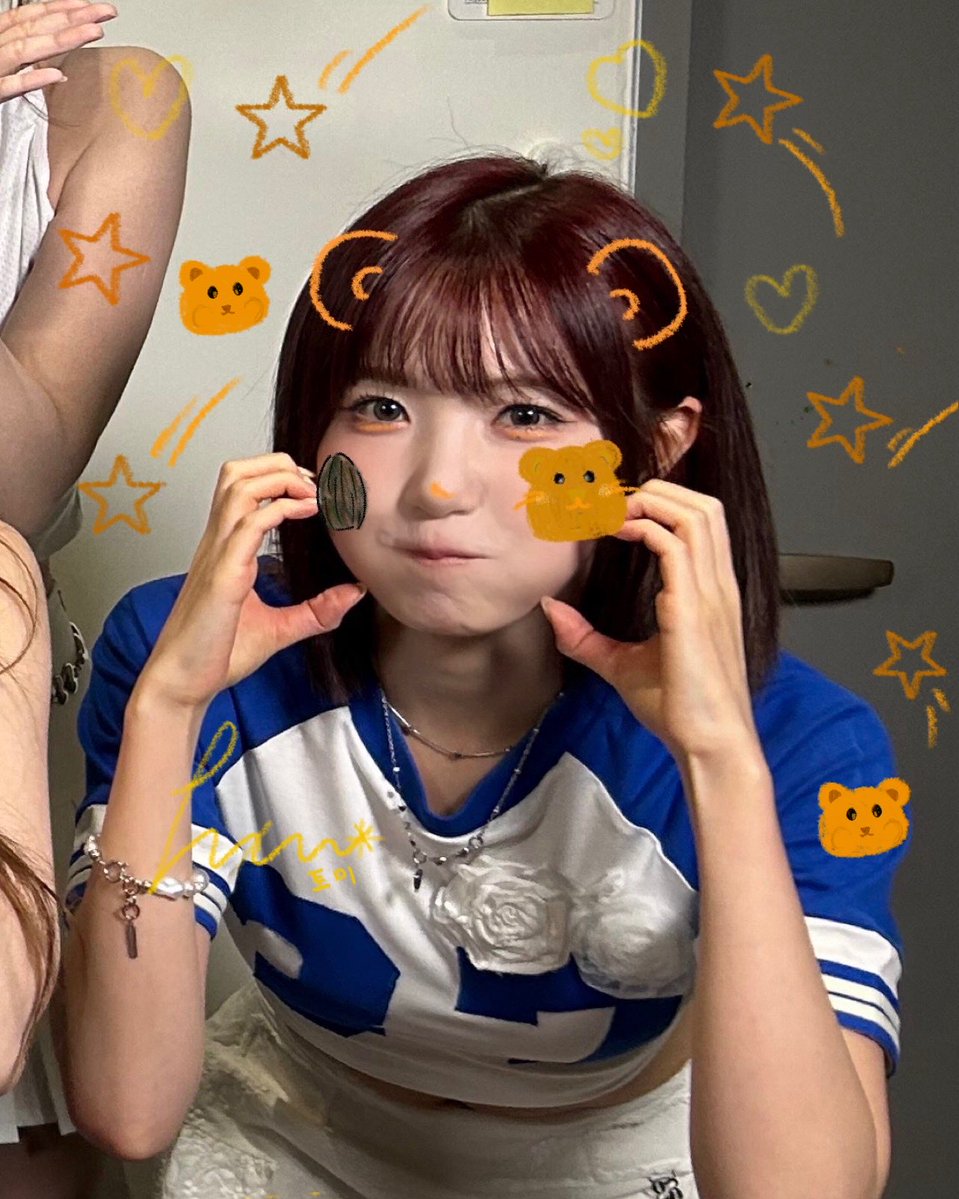 #SAY_HITOMI_HBD

토미야 생일축하해💕🎂 세이마이네임에 리더로써 항상 중심이 되어준거 너무 고마워! 토미와 함께한 1년이 너무 소중하고 행복했어! 누구 보다 빛나는 햄찌 토미🐹 항상 건강하고 행복해야해!!

Q. 최근에 머리 스타일이 많이 바뀌었는데 한번 도전해보고 싶다! 하는 머리 색 있어??