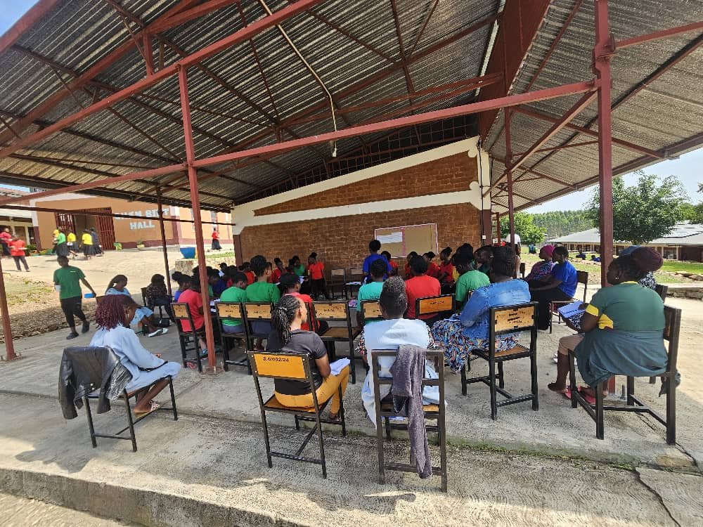 IriseEastAfrica's tweet photo. Through our partnership with @TheCovaProject, we equipped students at School for Life Buloba with menstrual health education and #FlowCups, enabling them to manage their periods with dignity and confidence.
This project not only increases access to sustainable menstrual products but also fosters open conversations that challenge stigma and support girls’ education.
#SwitchToAFlowcup
#MenstrualJusticeForAll