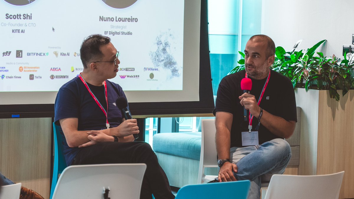 moledao_io's tweet photo. 🔥 FIRESIDE CHAT: “AI as the New Infrastructure Layer for Blockchain & Fintech”

Moderated by @prof_zhu (@SMUsg)

🎤 Panelists: @scottshics (@GoKiteAI) and @nloureiro (@ethereumfndn) discussed how AI is becoming a fundamental infrastructure layer supporting blockchain scalability and fintech innovation!

#Moledao #BytePlus #TOKEN2049