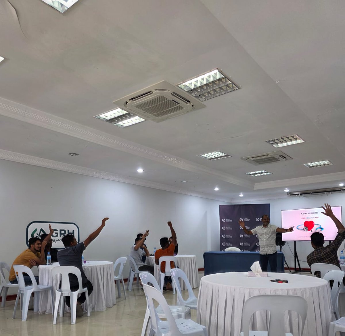 Migrant peer volunteers training was conducted in Laamu Gan. Our volunteers are now ready to make a positive impact in their communities!

#BehaviorChangeCommunication
#Migranthealth