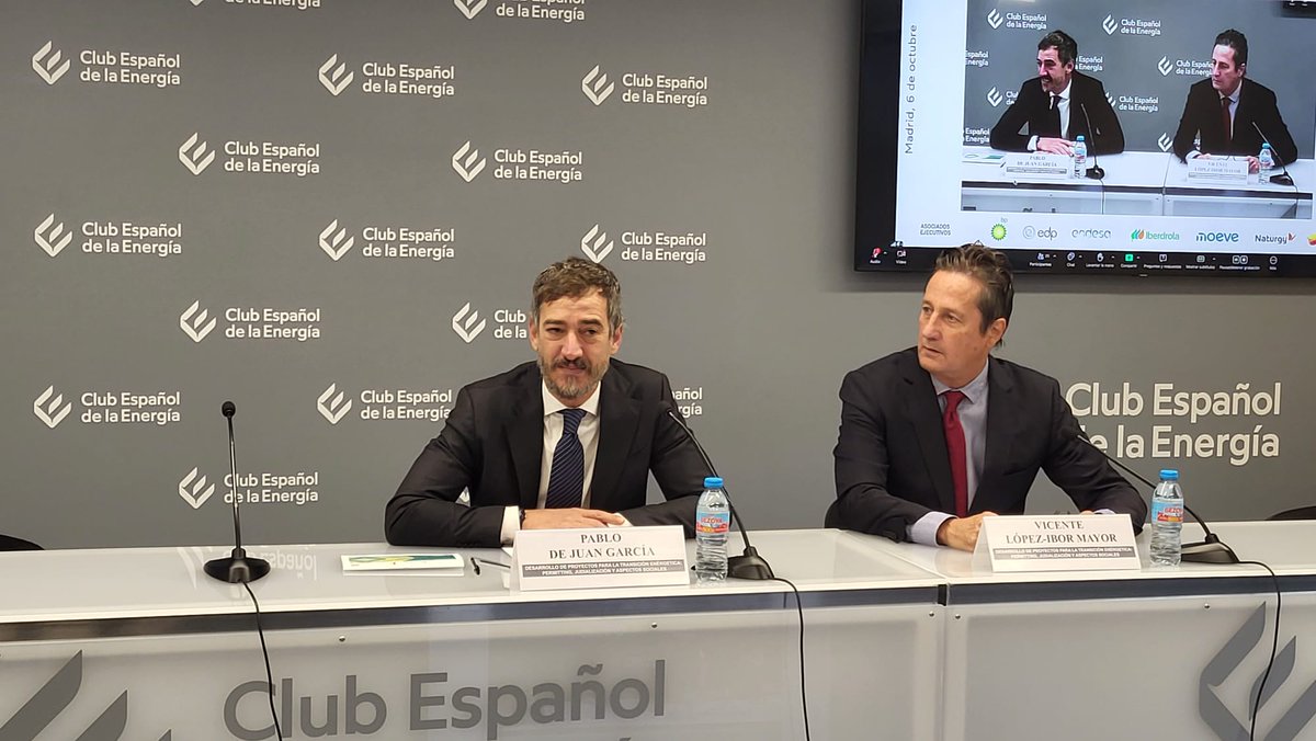 Enerclub's tweet photo. #JornadasEnerclub #AEDEN
Comenzamos Desarrollo de proyectos para la transición energética: permitting, judicialización y aspectos sociales" nos dan la bienvenida Pablo De Juan García. CLUB ESPAÑOL DE LA ENERGÍA, Vicente López-Ibor Mayor. Presidente de la Federación Europea de Asociaciones de Derecho de la Energía (EFELA - European Federation of Energy Law Associations) y de AEDEN Asociación Española de Derecho de la Energía