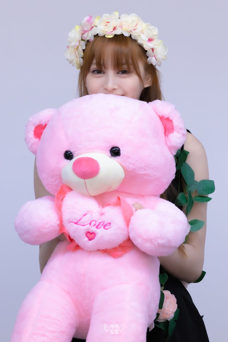 sangmi_18's tweet image. 250920 팬사인회 케이타운포유

#AtHeart #앳하트 #KATELYN #케이틀린