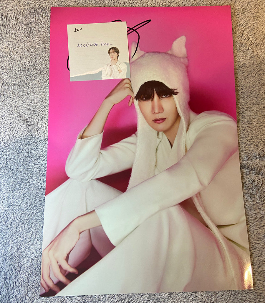 Lila7696's tweet photo. WTS] BTS J-HOPE HOSEOK SIGNED POSTER

Availability: ✅
Price: 360$ or offer

✨Good condition. 
✔️Proof / Verification ‼️
📦WW shipping (only tracking) 

ON HAND!
accept PayPal / Revolut

#btswts #btswtb #wtsbts #wttbts #btssale #btstrade #btstrades #btssell https://t.co/fp4sN0ElxT