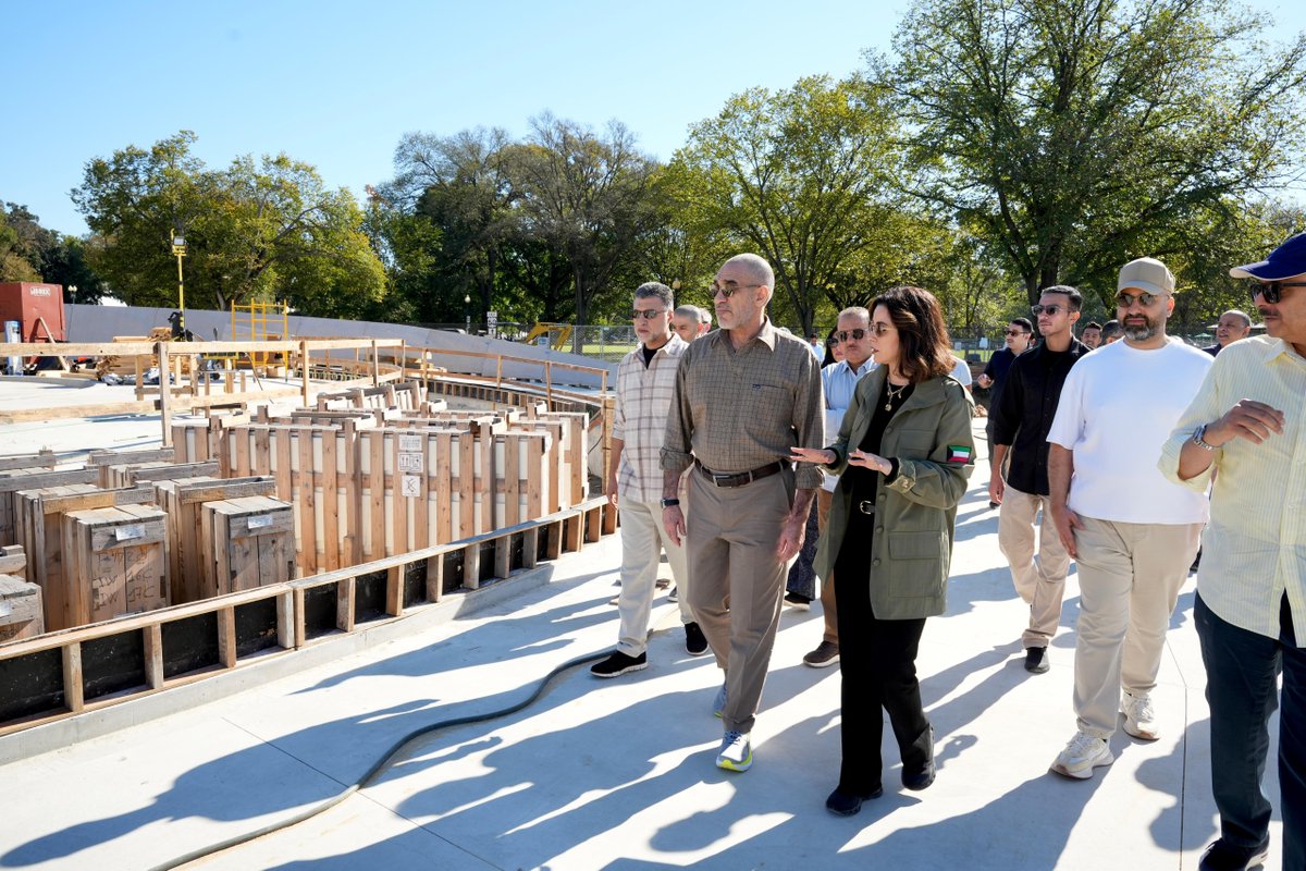 النائب الأول لرئيس مجلس الوزراء ووزير الداخلية الشيخ فهد يوسف سعود الصباح يقوم بزيارة إلى موقع النصب التذكاري لعمليتي (عاصفة الصحراء) و(درع الصحراء) في العاصمة الأمريكية واشنطن والمقرر افتتاحه العام المقبل

- اطلع على سير أعمال التشييد الجارية في المشروع الذي يجسد التضحيات التي