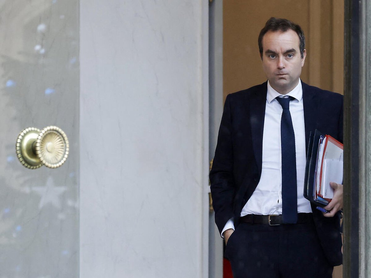 L_ThinkTank's tweet image. ‼️[ 🇫🇷 FRANCE ]

🔴 Emmanuel Macron a accepté la démission du premier ministre Sébastien Lecornu.