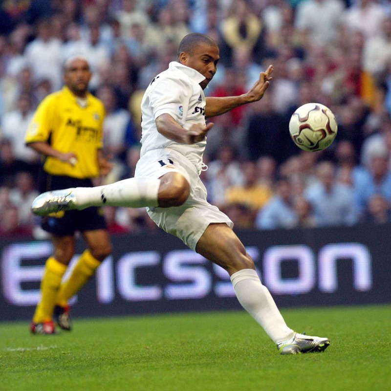 realmadrid's tweet photo. 🌟 ¡Se cumplen 23 años del debut de @Ronaldo!
