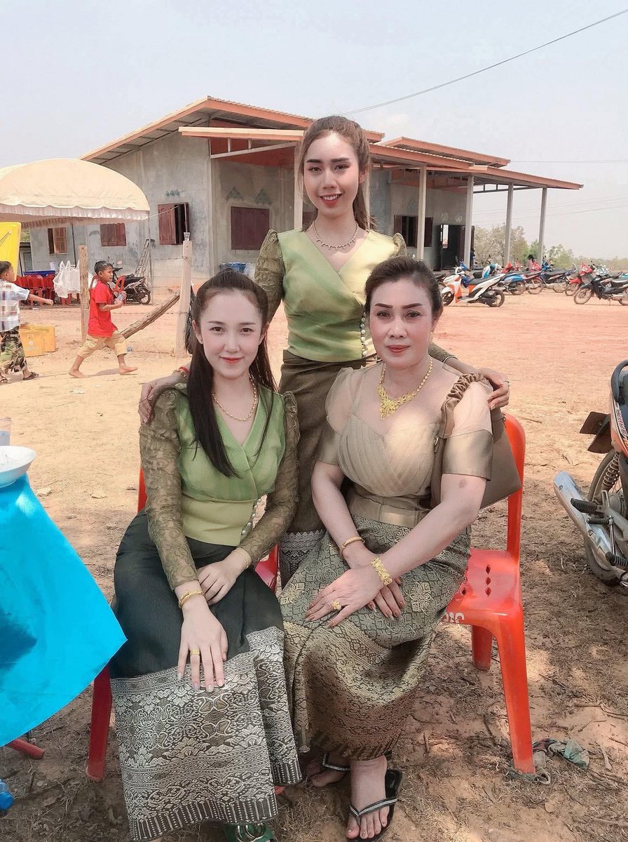 รับคุยเสียว สาวลาวในกุ่ม tweet media