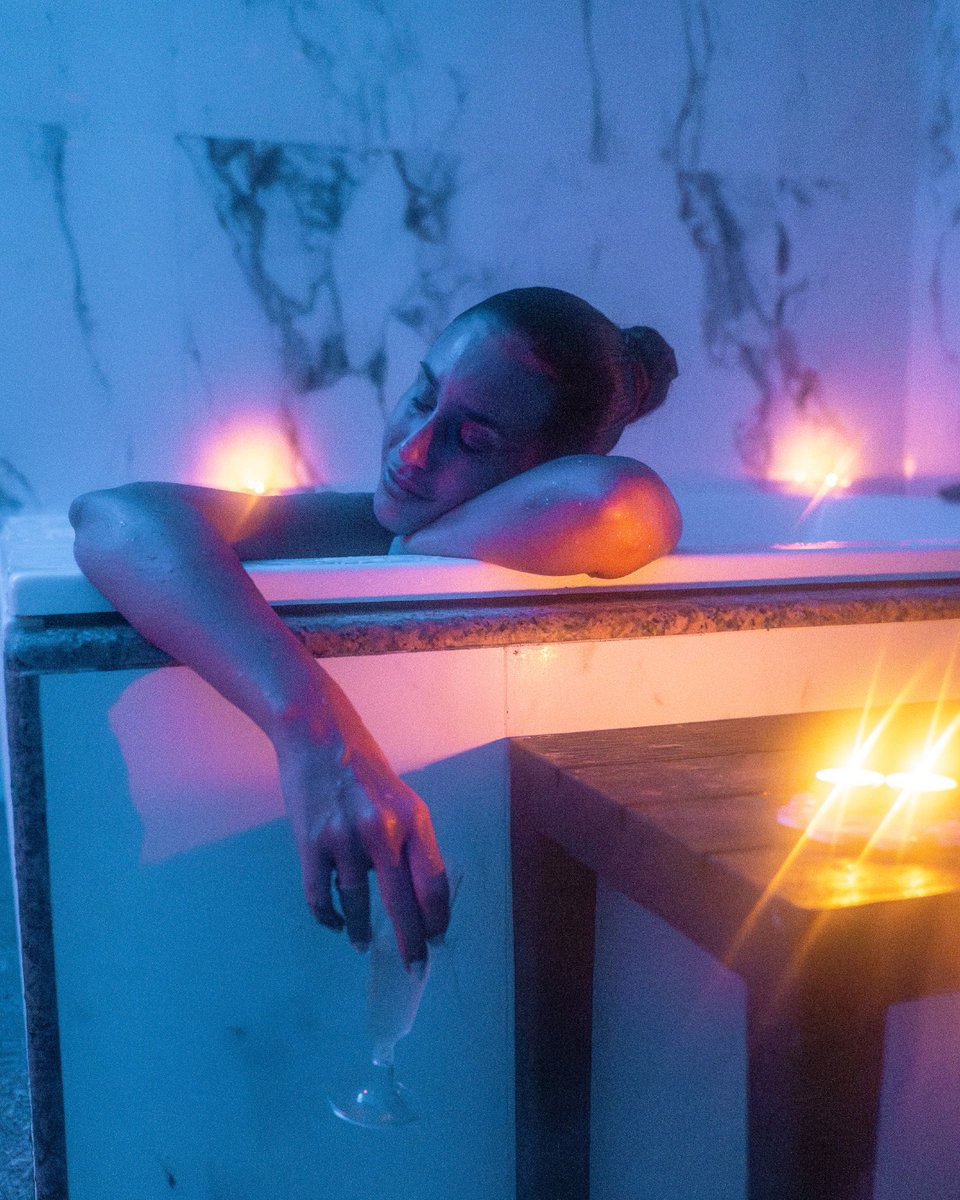 💻 Reuniones, correos, prisas… Haz un reset entre semana o regálate un finde de desconexión total.

En #BalneariodeArchena, la rutina se lleva mejor entre vapor, paz y naturaleza. 🌿

✨ Recarga antes de que el cuerpo te lo pida a gritos.

#Recarga #Salud #Bienestar