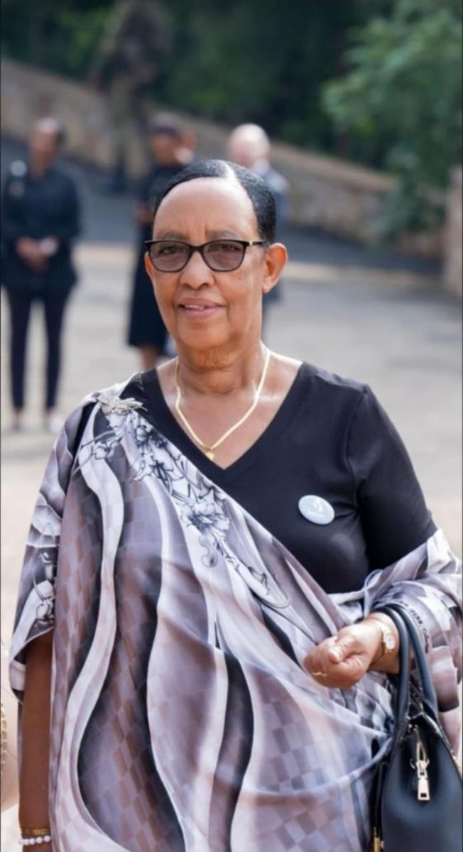 UnityClubRw's tweet image. INKURU Y’AKABABARO💔
Tubabajwe n’urupfu rw’Umurinzi w’Igihango Madamu Joséphine MUREBWAYIRE witabye Imana kuri uyu wa 05 Ukwakira 2025 azize uburwayi.
Ni igihombo gikomeye ku Gihugu, kuri Unity Club no ku bamumenye bose.
Twifatanyije n’umuryango n’inshuti muri ibi bihe…