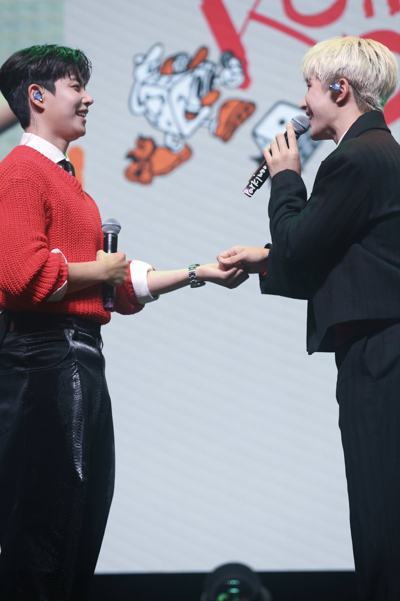 kiwilee0213's tweet photo. 251005
 [Roll The Dice] in Hongkong
#JINJIN #진진 #엠제이 #MJ 
#ZOONIZINI  #주니지니
#RollTheDice
🧡💚 https://t.co/FY7rwYURNB