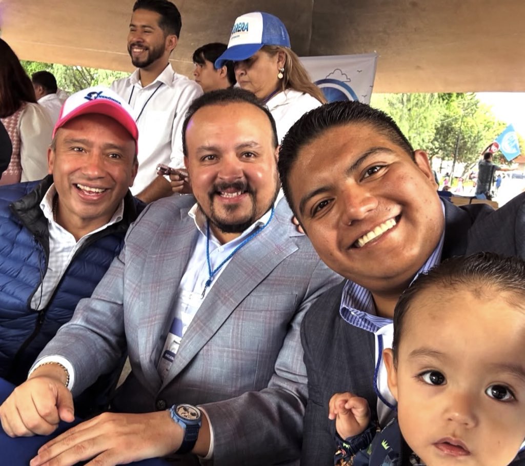 Asumí el día de hoy con orgullo y gratitud la encomienda de ser Secretario General del PAN Coyoacán 2025–2028 💙

Gracias a toda la militancia por su confianza, y en especial a <a href="/ricardorubiot/">Ricardo Rubio</a>, <a href="/luisag_urena/">Luisa Gutierrez Ureña</a>, <a href="/HectorBarrera_/">Héctor Barrera</a> <a href="/espiritulex/">Espiritu</a>.

¡Vamos con todo por Coyoacán!