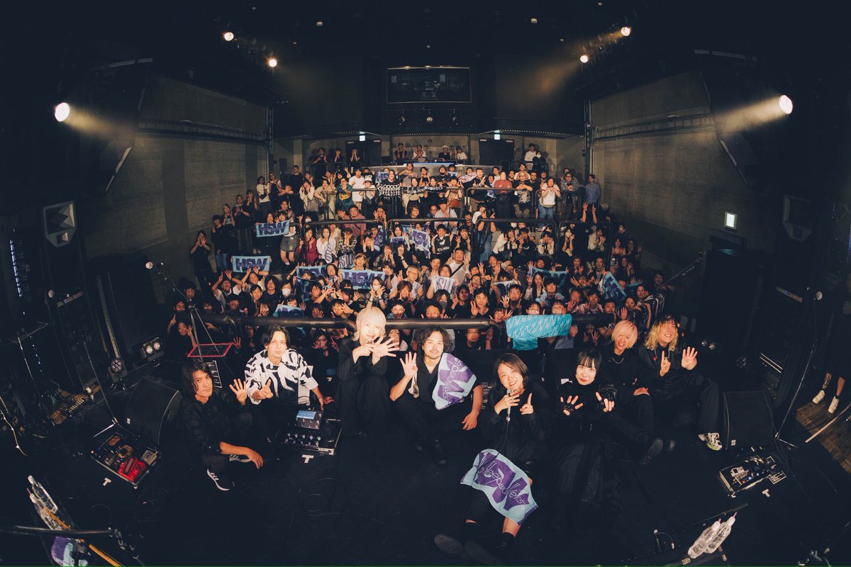 HSW_japan's tweet photo. 2025.10.5(日)渋谷WWW
Hello Sleepwalkers
14th Anniversary LIVE
「キャンドルと弧線」

心も身体も燃え上がる夜でした🕯️
ありがとうございました！
これからもどうぞよろしく✨

そこに鳴るも最高の音で
祝ってくれました！ありがとう！

Photo by @Tamaishingo22 https://t.co/LnT4X8pHZo