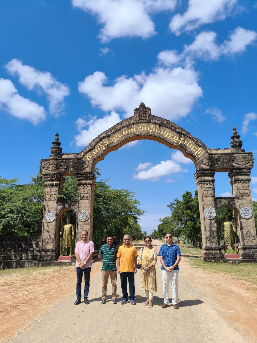 AmbAbhayThakur's tweet image. On Thadingyut Full Moon Day, wish peace &amp;amp; prosperity to one &amp;amp; all. Thadingyut, Myanmar festival of lights resonates closely with Deepawali, falling on every next New Moon Day. Visit to Beikthano, or Vishnu city of ancient Pyu, a UNESCO site, on Oct 4 reminded of our age-old bond.