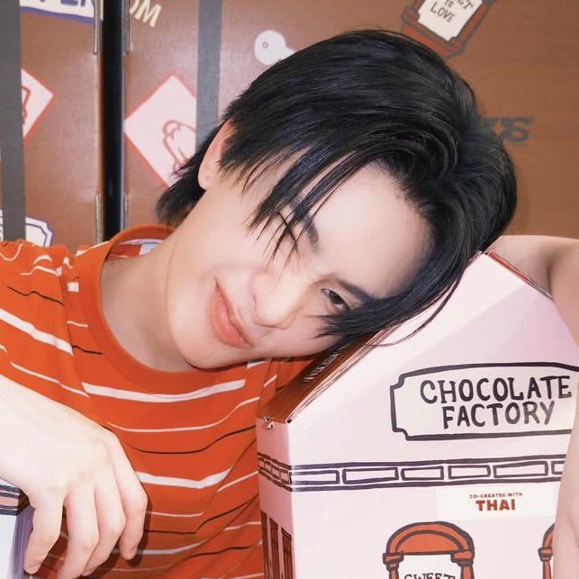 หลังๆมานี้น้องไทยติดยิ้มไม่ก็ชอบทำ nose scrunch แบบนี้มากเลย จะรู้ตัวมั้ยหนิว่ามานน่ารักม้าก เห็นแล้วมันเขี้ยว