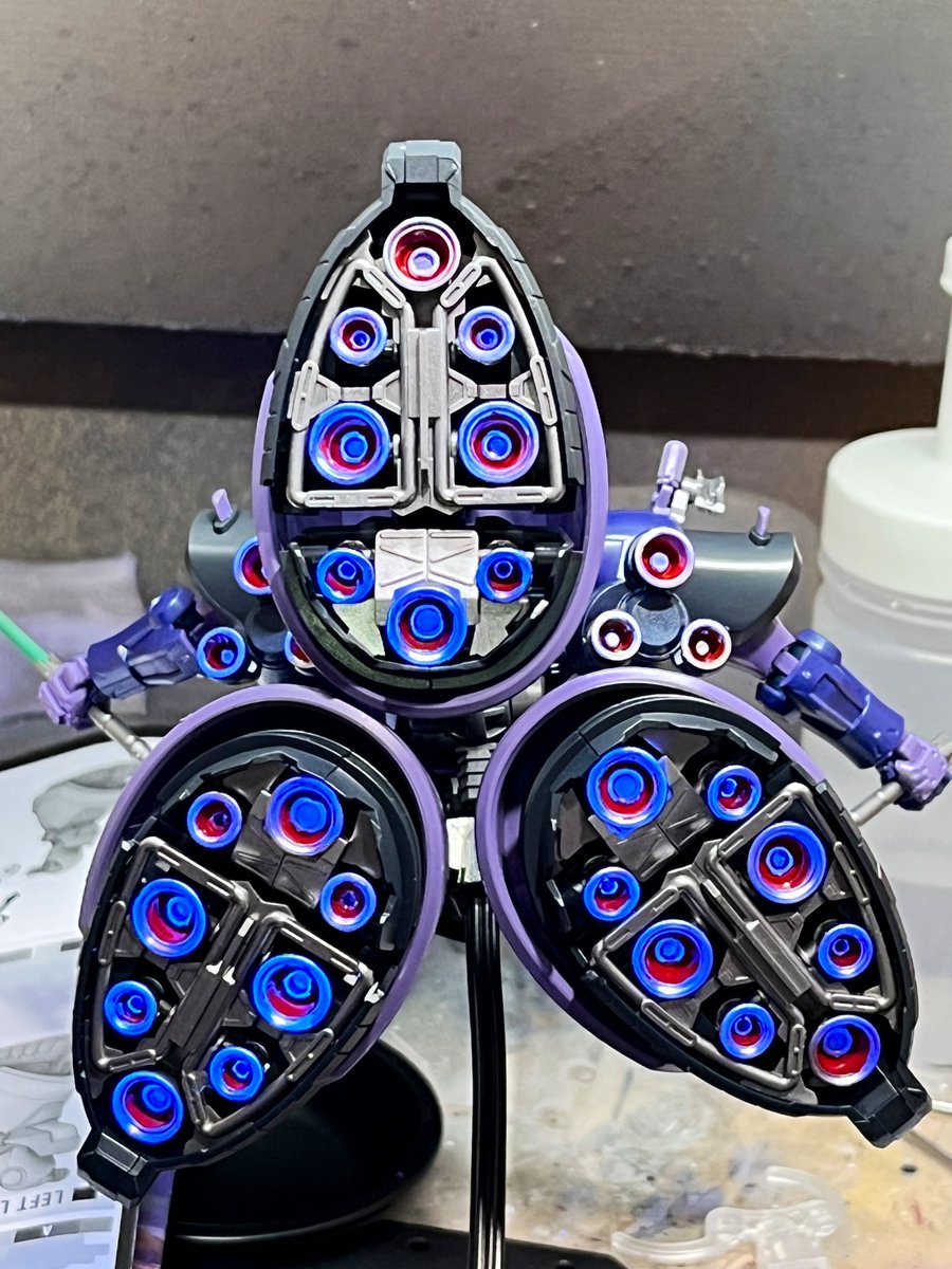 AskaWol's tweet photo. ドムの日に間に合わせる為に
急いで塗って作ったドムGQ
今回初めてのランナー塗装でした。
 #ドムの日 https://t.co/QEVuOT4rAV