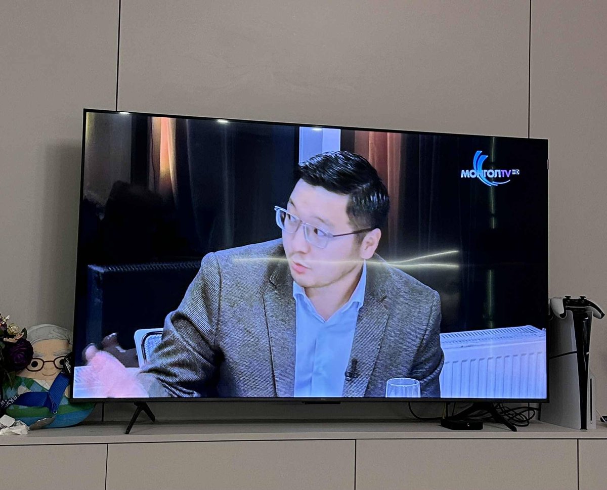 Төрийн өмчийн реформ?

Зах зээлийн чимээ нэвтрүүлгийн "Төрийн өмчит компанийн реформ" дугаарт ярьсан гол санаануудаа энд бичье.

1. Төр өмчтэй байх хэрэгтэй юу? Төр өмчтэй байж болно. Ямар тохиолдолд? Нийтийн бараа, үйлчилгээг хангах зорилгоор төрийн өмчит компаниуд байж болно.