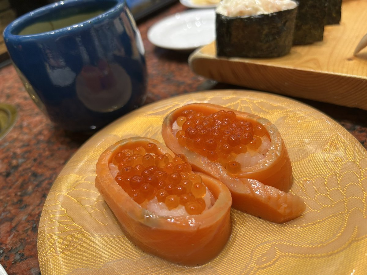 BPmommyCEO's tweet image. 休日ランチ🍽

はぁ…富山に住んでてよかった💕

番やのすしランチ960円(税込1056円)
みそ汁サービス付き

サーモンといくらの軍艦も美味しー🍣

そして みうらっちにソックリな
店員さんいるwww

美味しかった😋ごちそうさまでした

 #番やのすし高岡店