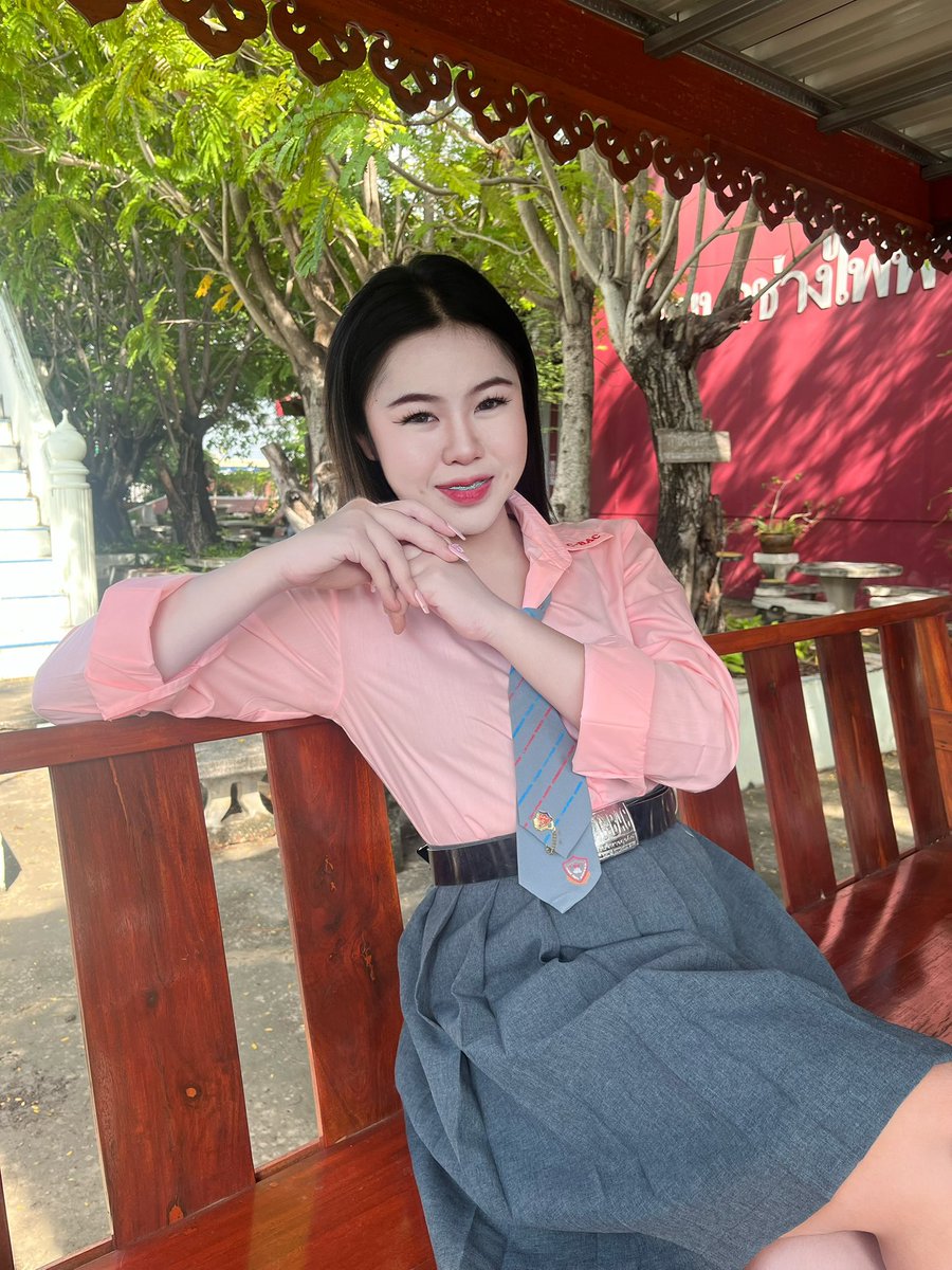 ใบขิง tweet media