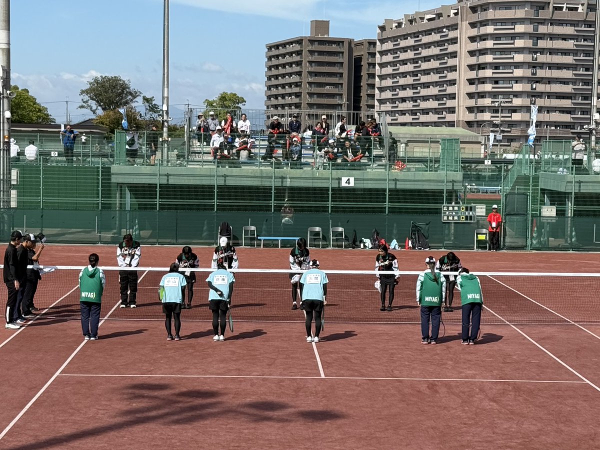 #わたSHIGA輝く国スポ2025

🔴少年女子
決勝
4コート
広島県-宮城県
塚本・前川-中山・佐藤
松井-天間
伊藤・村上-柏・村上

#ソフトテニス
#滋賀県
#長浜市